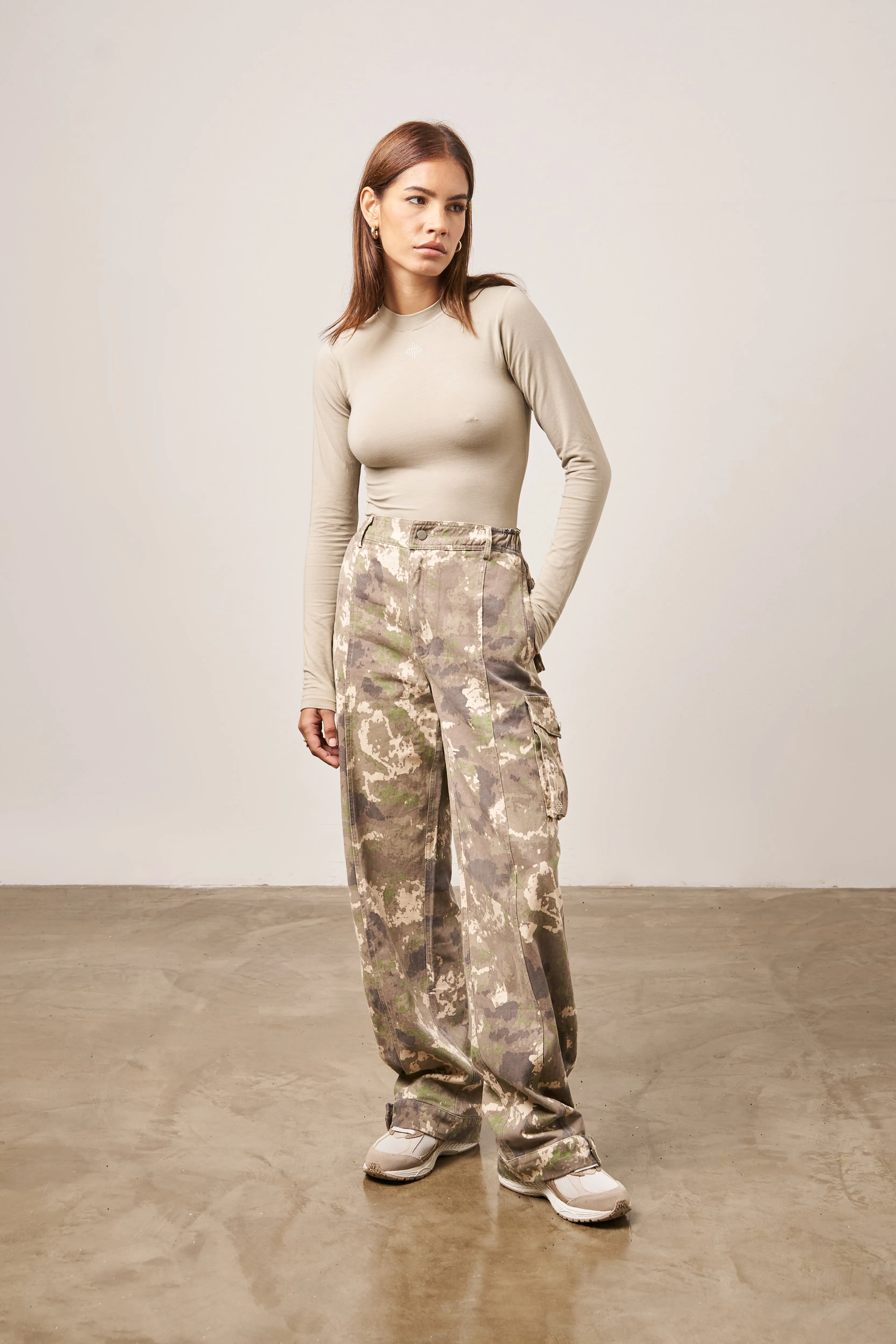 CAMO PRINT RELAXED CARGOS - BEIGE