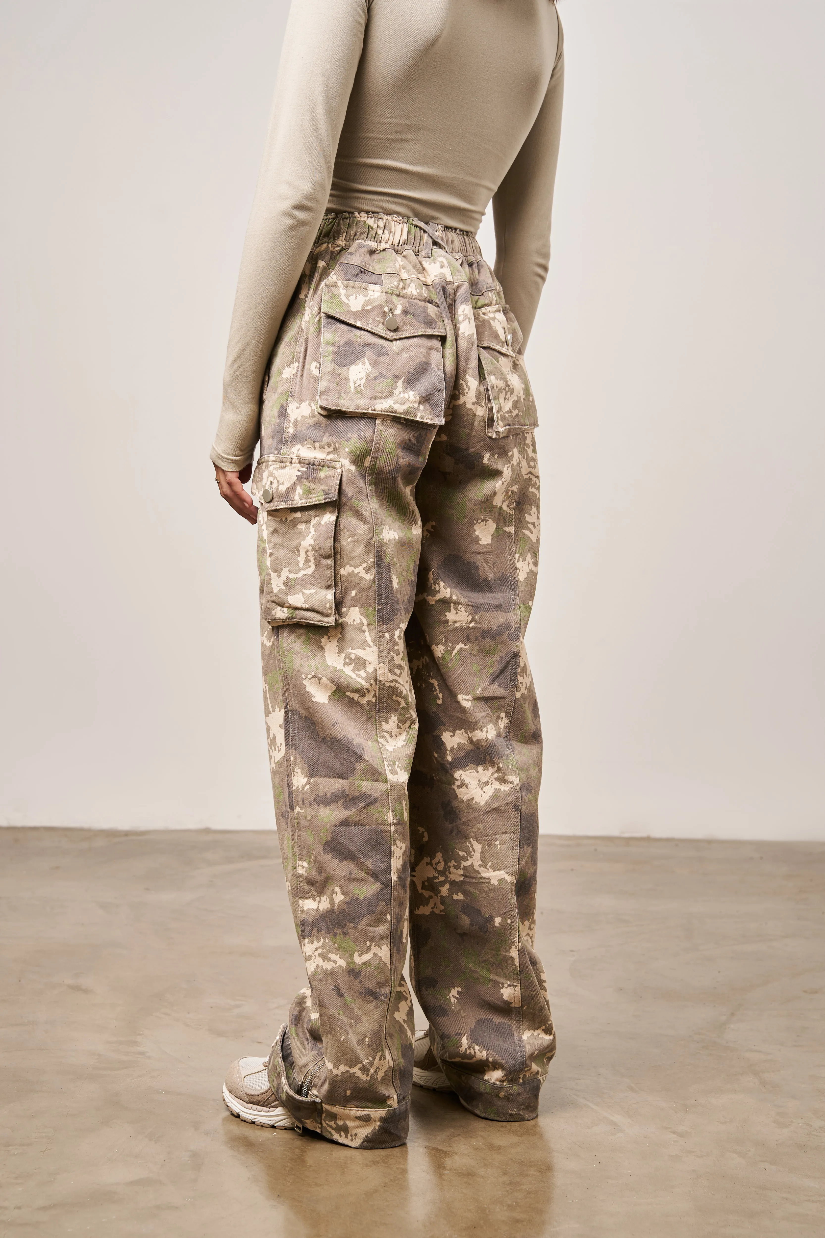 CAMO PRINT RELAXED CARGOS - BEIGE