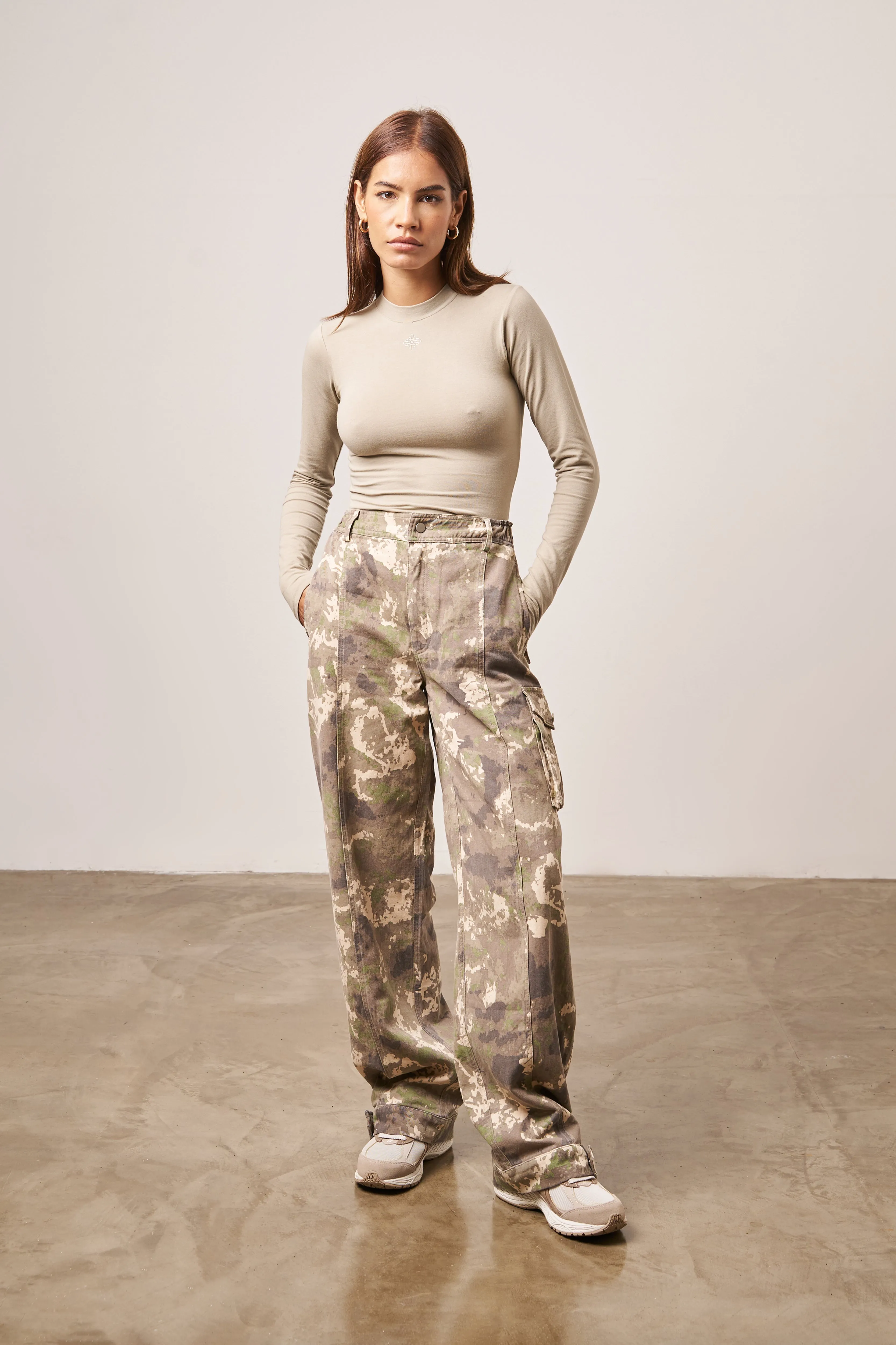 CAMO PRINT RELAXED CARGOS - BEIGE