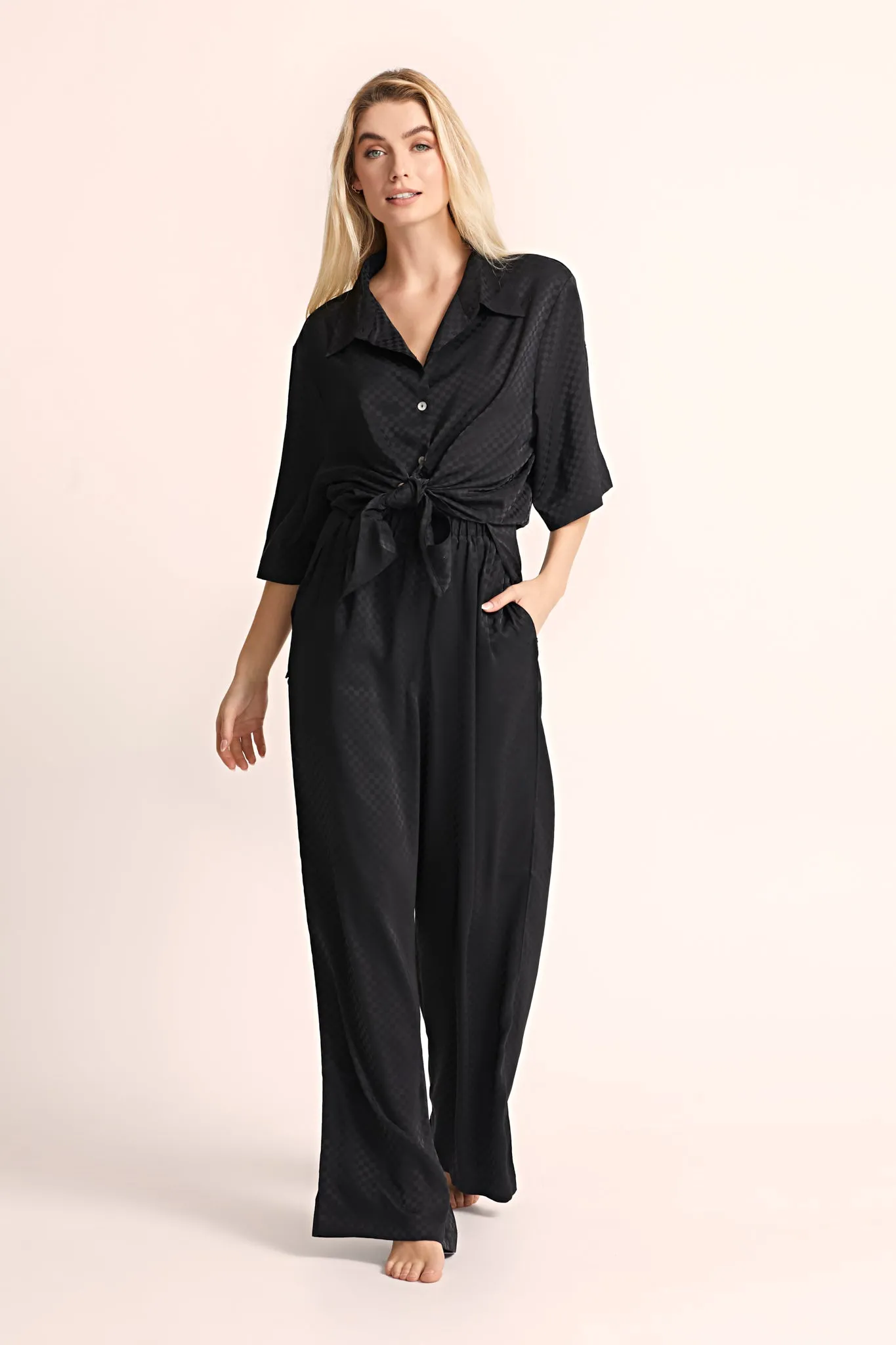 Gigi Relaxed Fit Lounge - Black