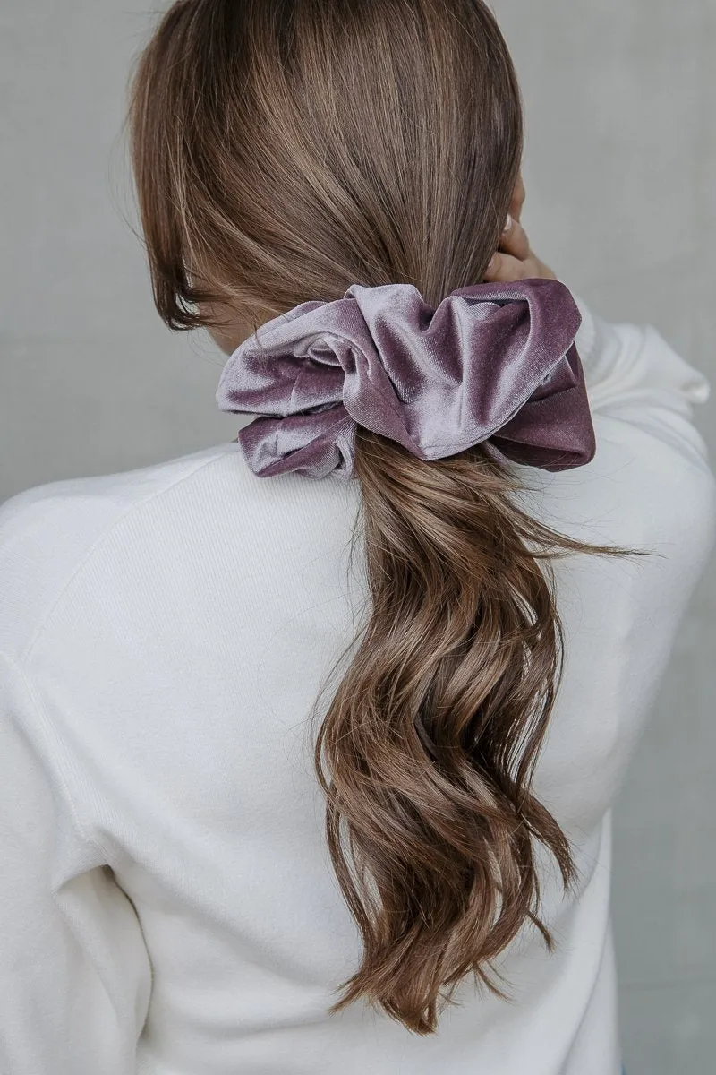 JUMBO VELVET SCRUNCHIES